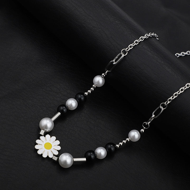 DAISY CHAIN